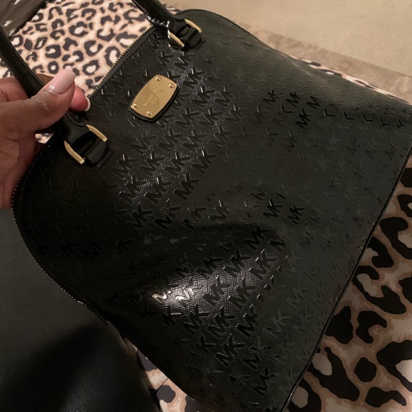 2 Used MK Purses - Picture 5 of 8